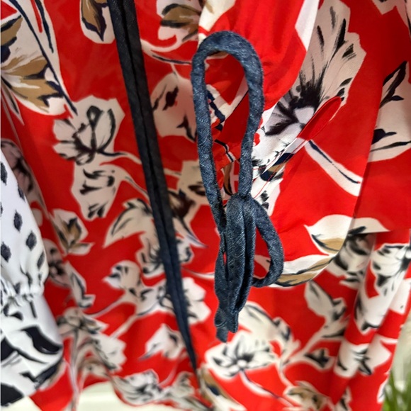 Ivanka Trump Blouses - Picture 3 of 5